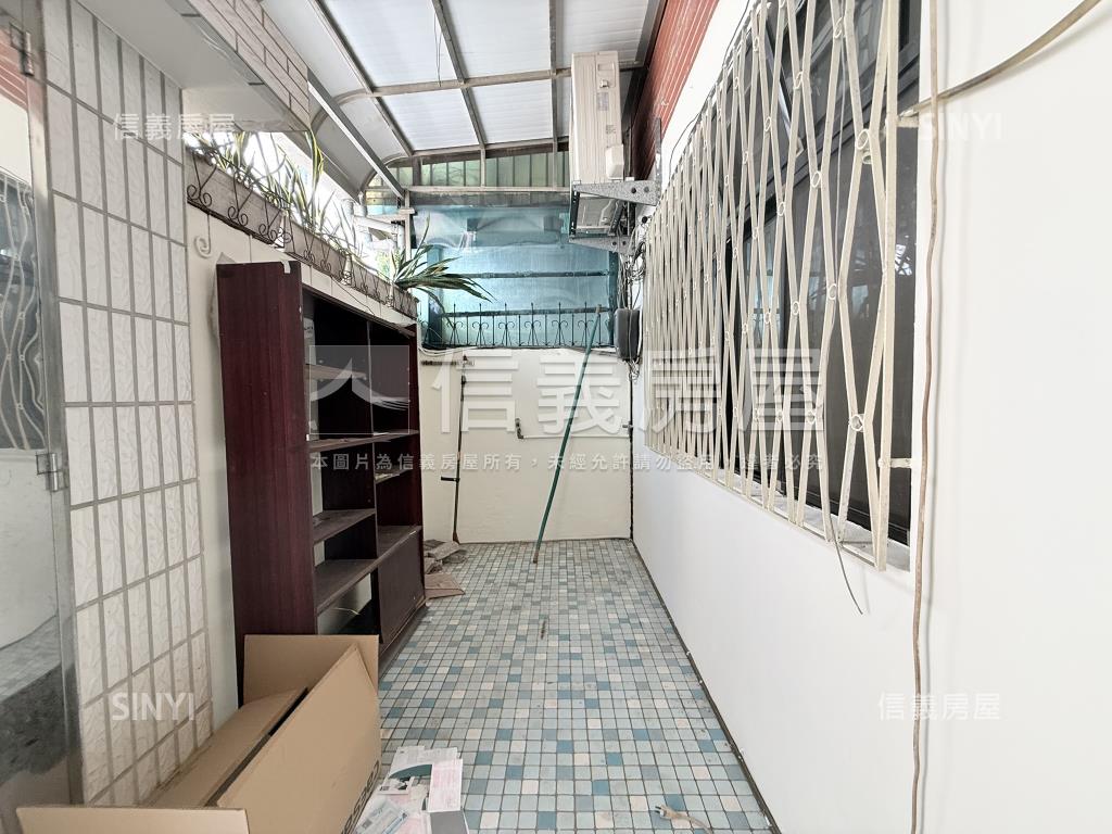 寸土寸金台北市透天房屋室內格局與周邊環境