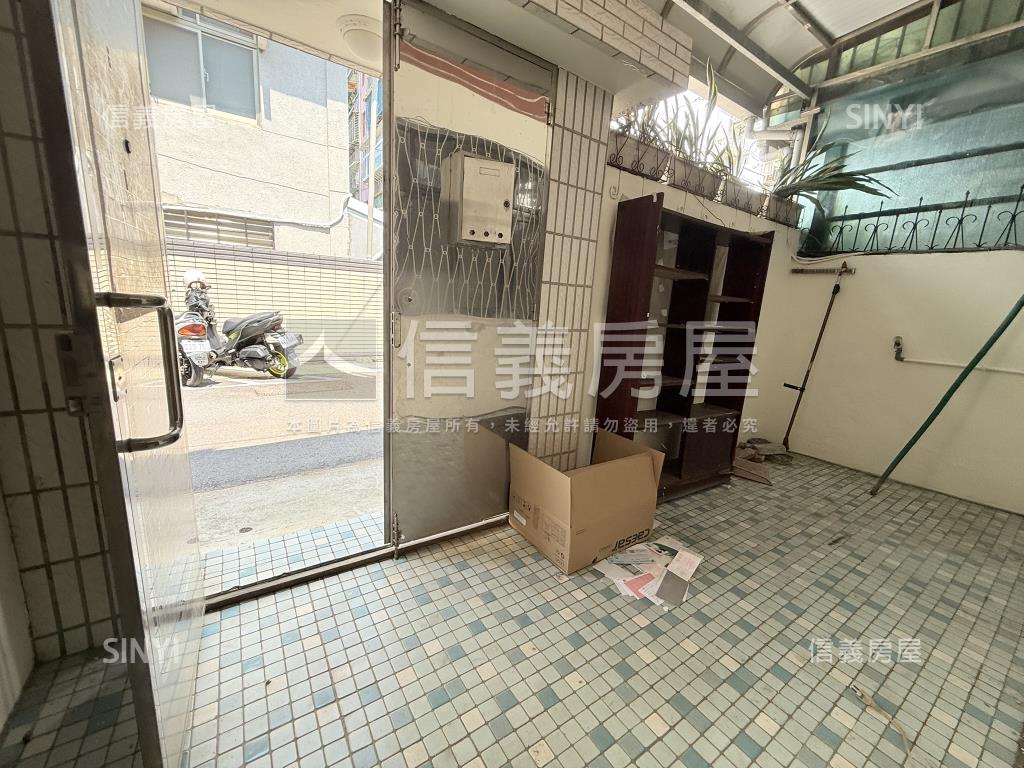 寸土寸金台北市透天房屋室內格局與周邊環境