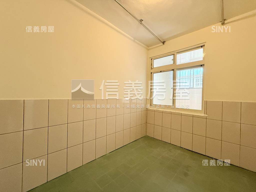 寸土寸金台北市透天房屋室內格局與周邊環境