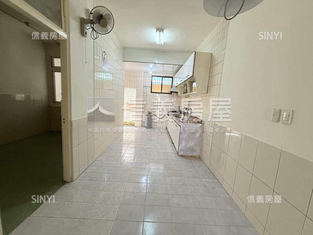 寸土寸金台北市透天房屋室內格局與周邊環境