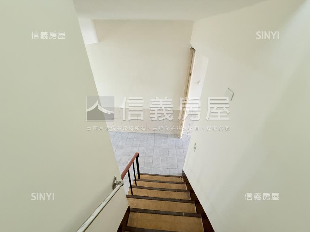 寸土寸金台北市透天房屋室內格局與周邊環境