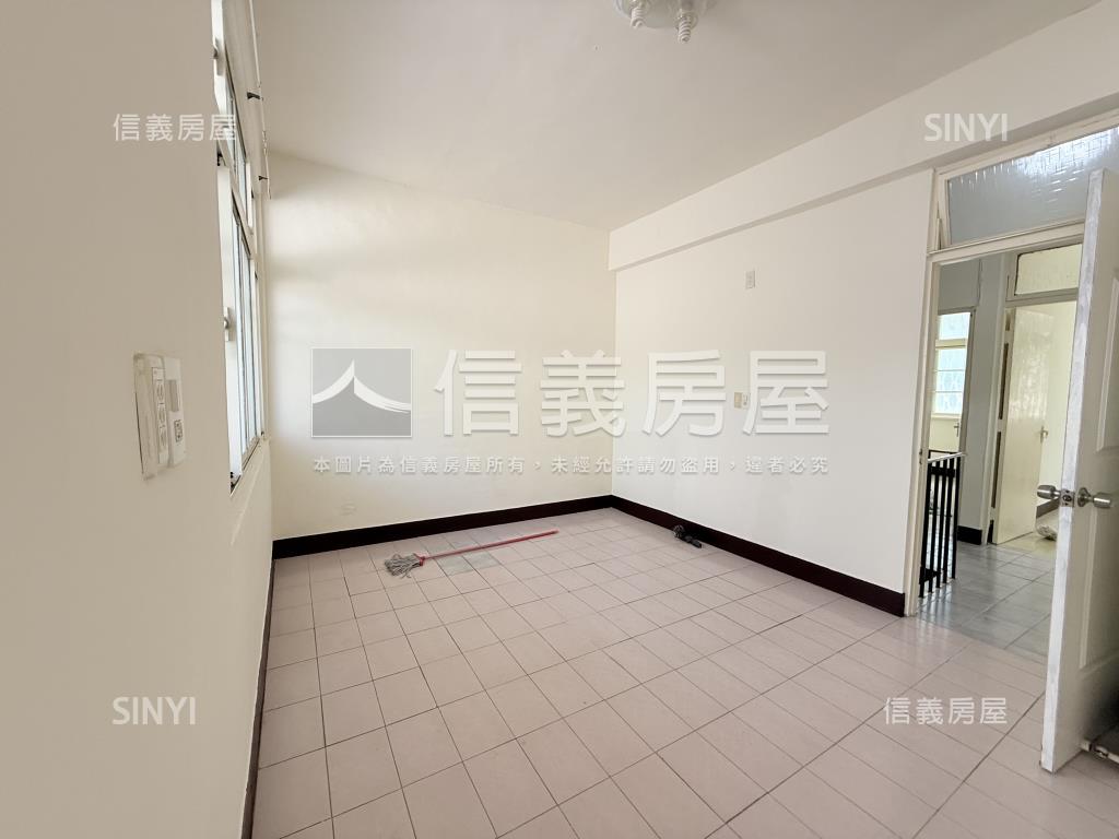 寸土寸金台北市透天房屋室內格局與周邊環境
