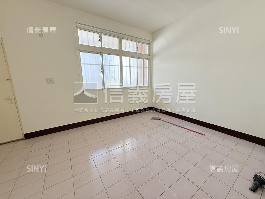 寸土寸金台北市透天房屋室內格局與周邊環境