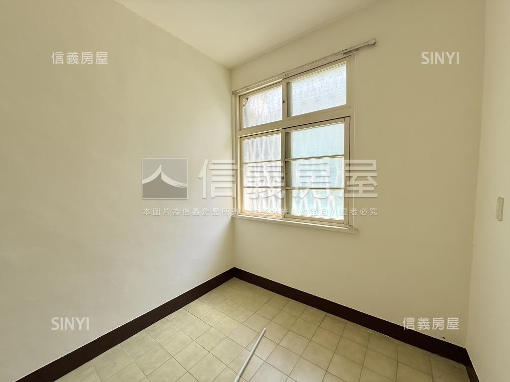 寸土寸金台北市透天房屋室內格局與周邊環境