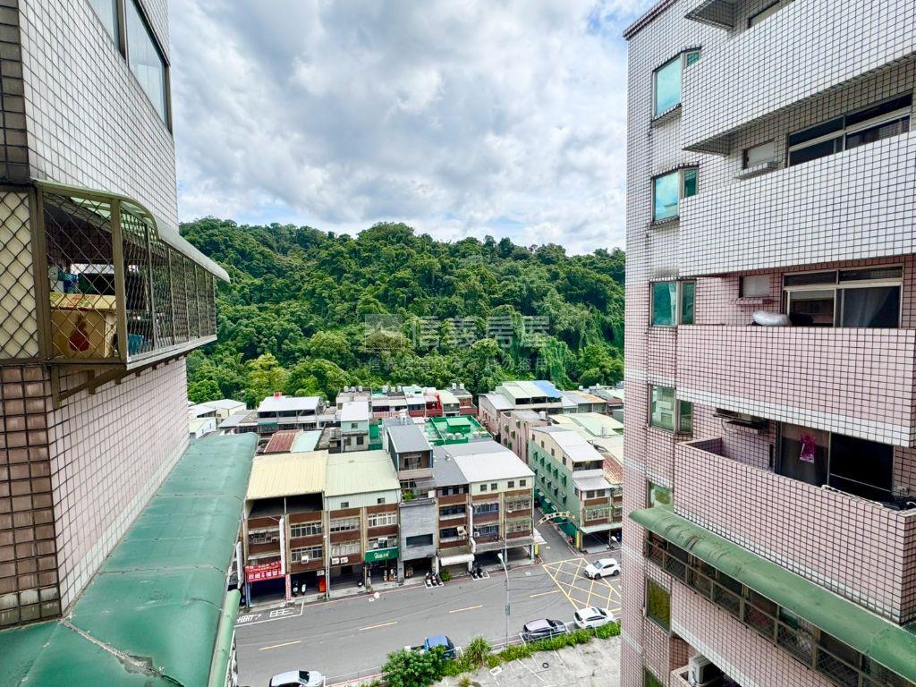 新界·高樓景觀美妝三房房屋室內格局與周邊環境