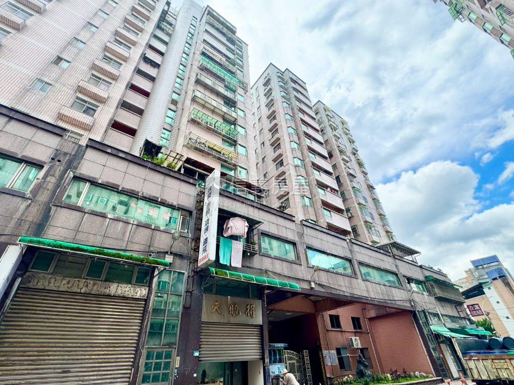 新界·高樓景觀美妝三房房屋室內格局與周邊環境