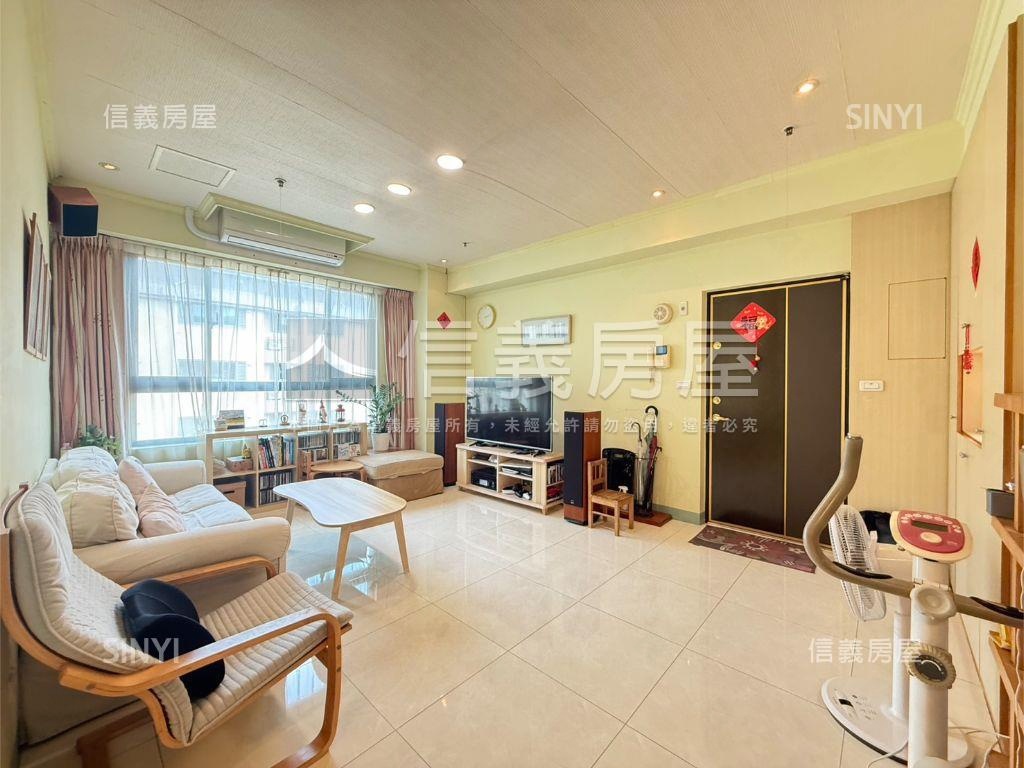 ＧＯＬＦ次頂大四房雙車位房屋室內格局與周邊環境