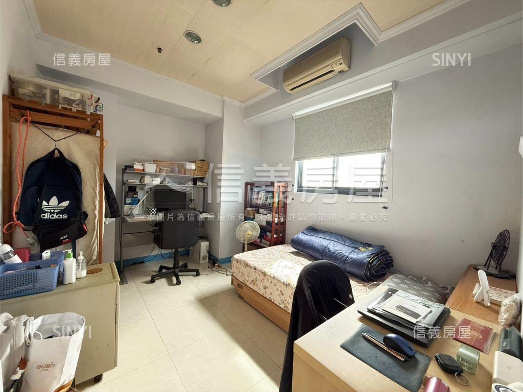 ＧＯＬＦ次頂大四房雙車位房屋室內格局與周邊環境