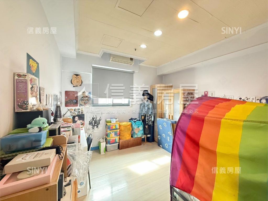 ＧＯＬＦ次頂大四房雙車位房屋室內格局與周邊環境