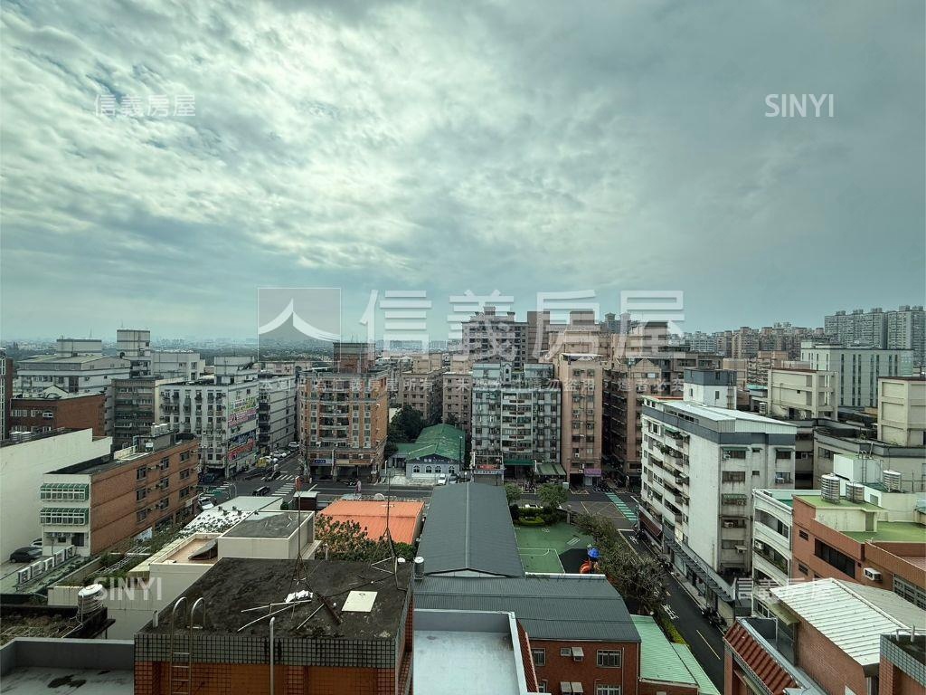 ＧＯＬＦ次頂大四房雙車位房屋室內格局與周邊環境