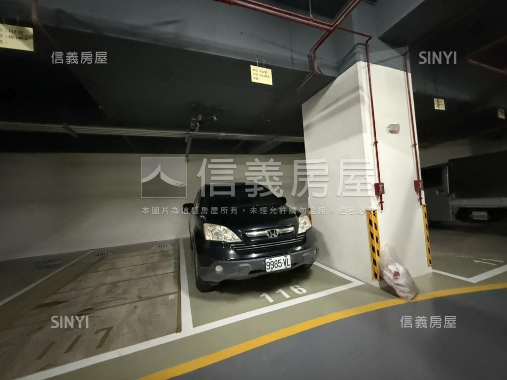 全新英倫三房坡平車位房屋室內格局與周邊環境