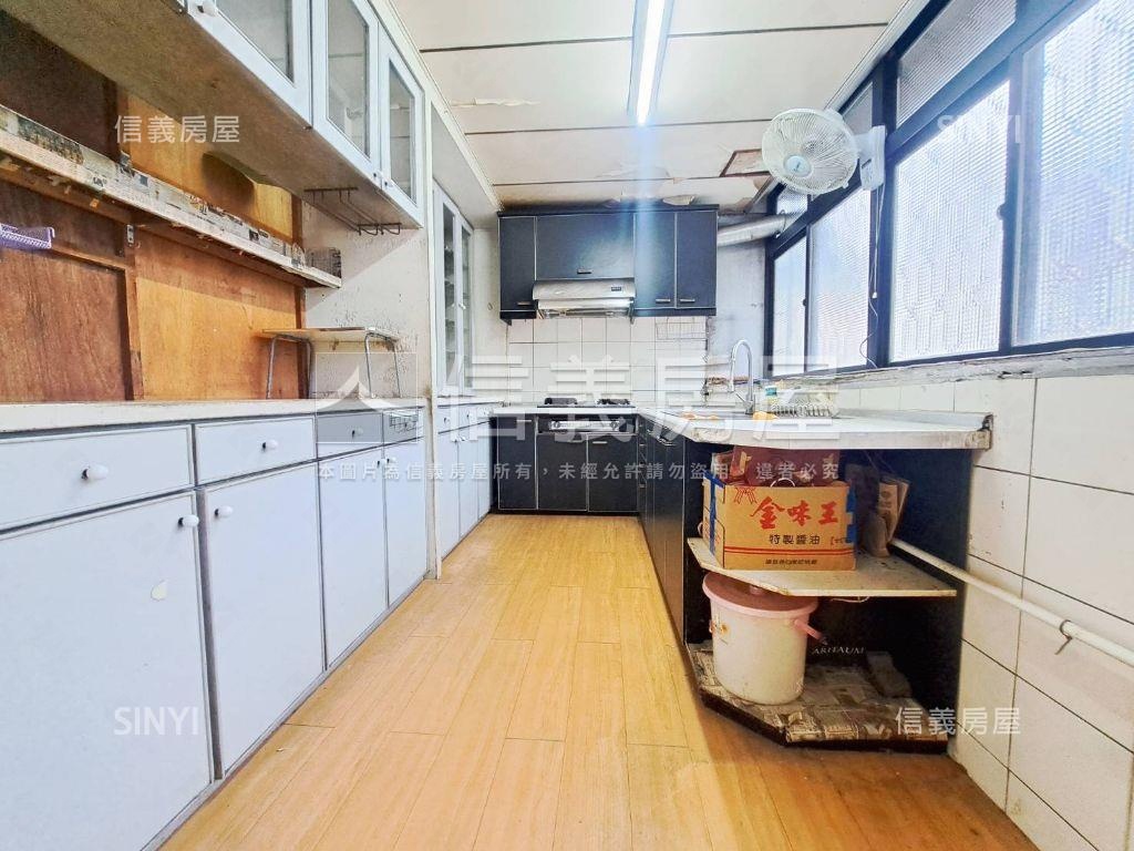 重安街方正明亮三樓房屋室內格局與周邊環境