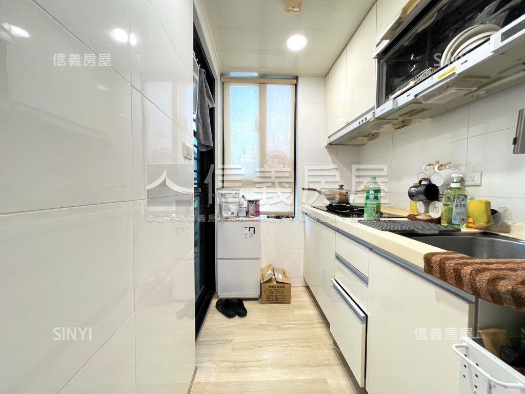 寓上逢甲三面採光兩房車位房屋室內格局與周邊環境