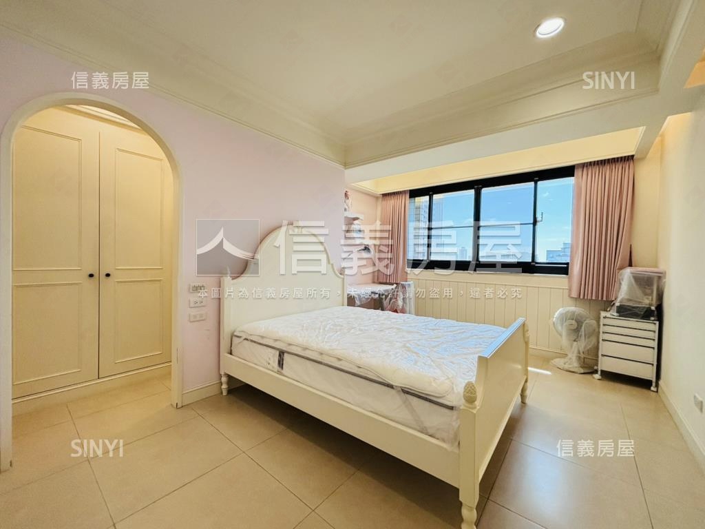 文化中心帝國王座精裝豪邸房屋室內格局與周邊環境