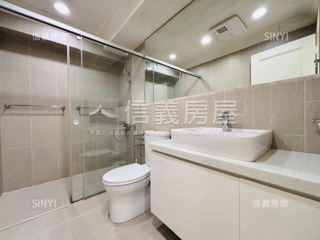 文化中心帝國王座精裝豪邸房屋室內格局與周邊環境