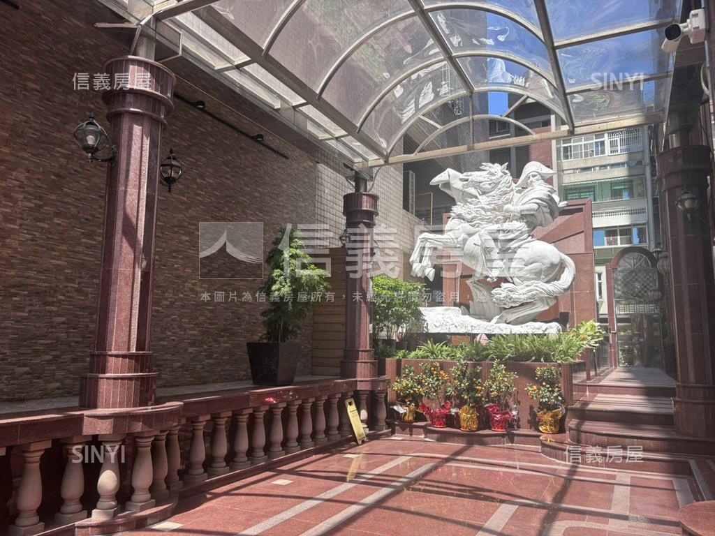 文化中心帝國王座精裝豪邸房屋室內格局與周邊環境