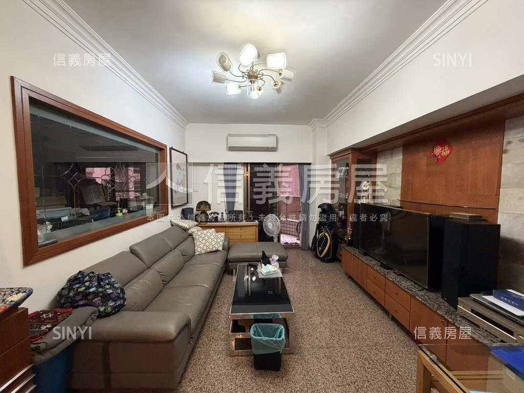 輝皇時代溫馨四房平車房屋室內格局與周邊環境