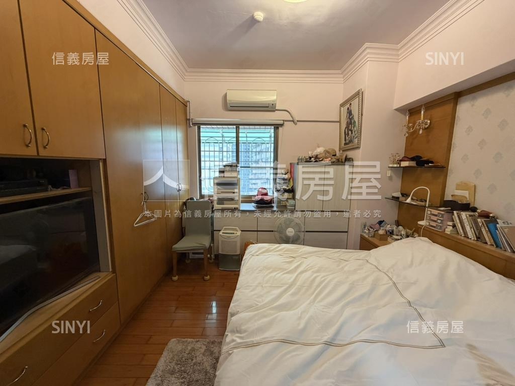 輝皇時代溫馨四房平車房屋室內格局與周邊環境