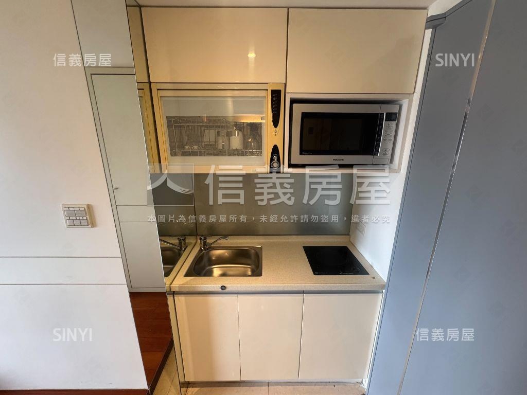 專任柳川河畔美麗渡假套房房屋室內格局與周邊環境