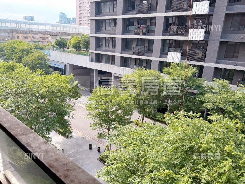 越世紀稀有４房雙車位房屋室內格局與周邊環境