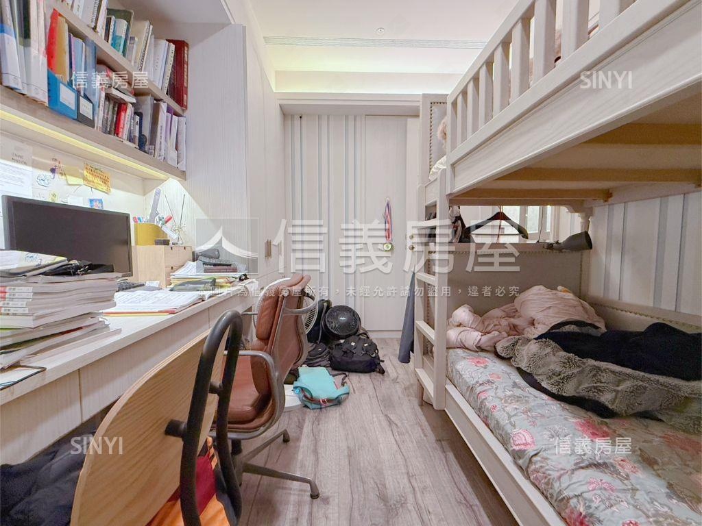 越世紀稀有４房雙車位房屋室內格局與周邊環境
