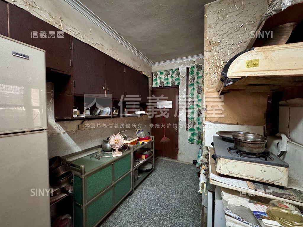 約８５地坪煙囪美軍眷舍房屋室內格局與周邊環境