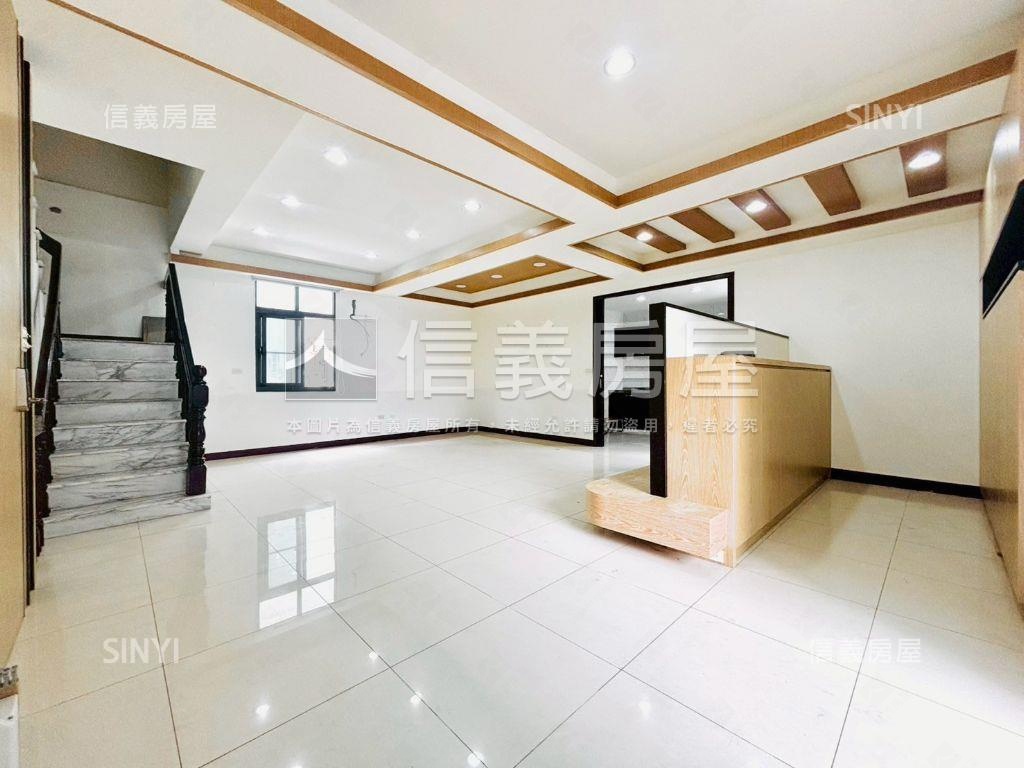 一樓角窗店面＋樓上套房房屋室內格局與周邊環境