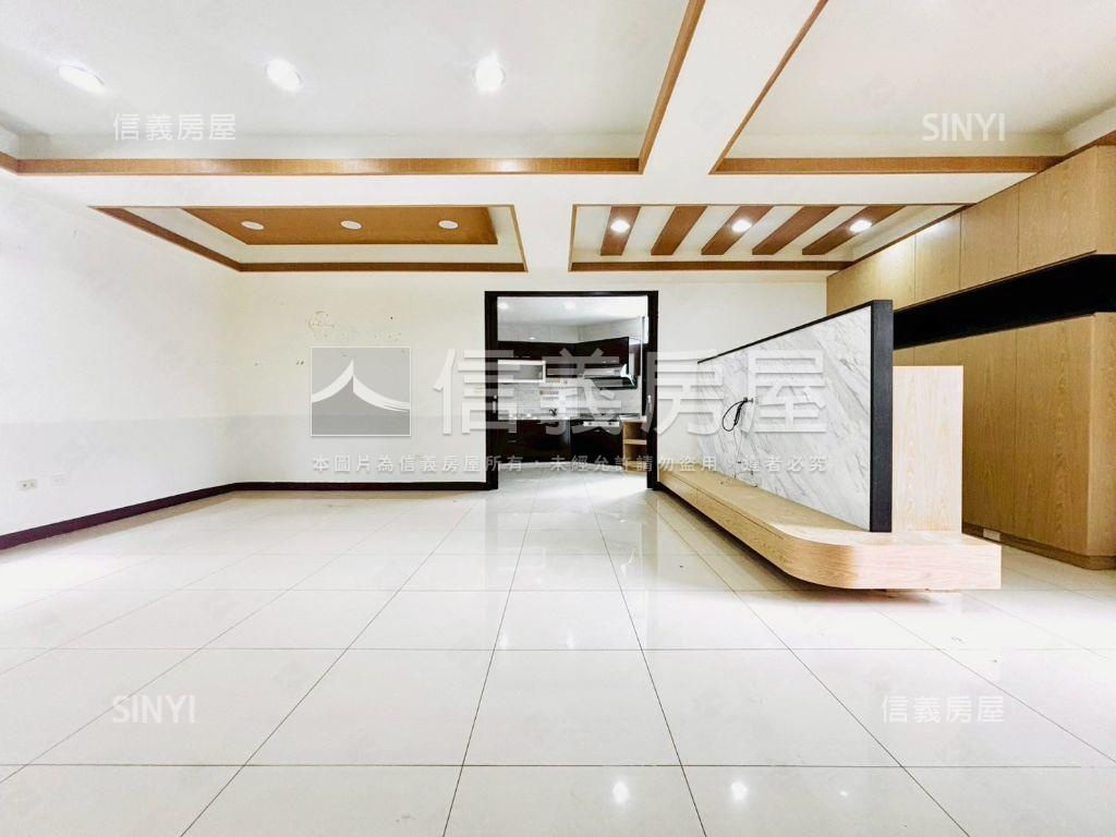 一樓角窗店面＋樓上套房房屋室內格局與周邊環境