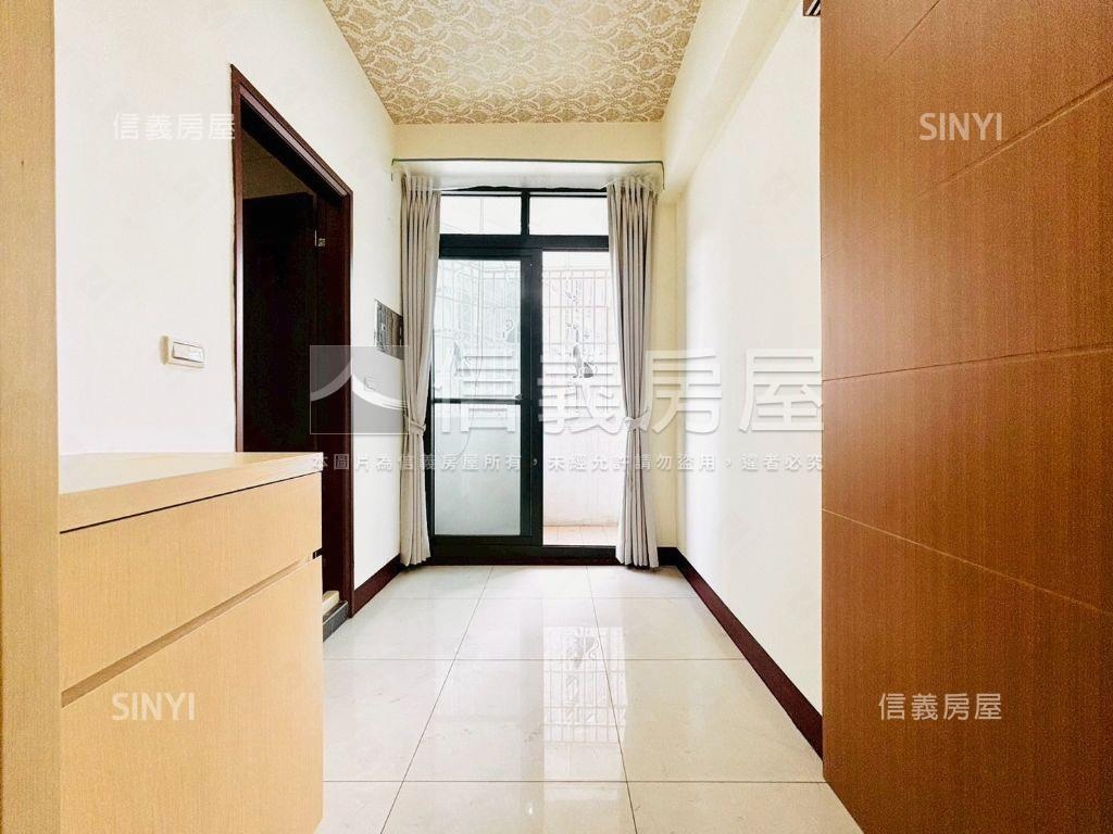 一樓角窗店面＋樓上套房房屋室內格局與周邊環境