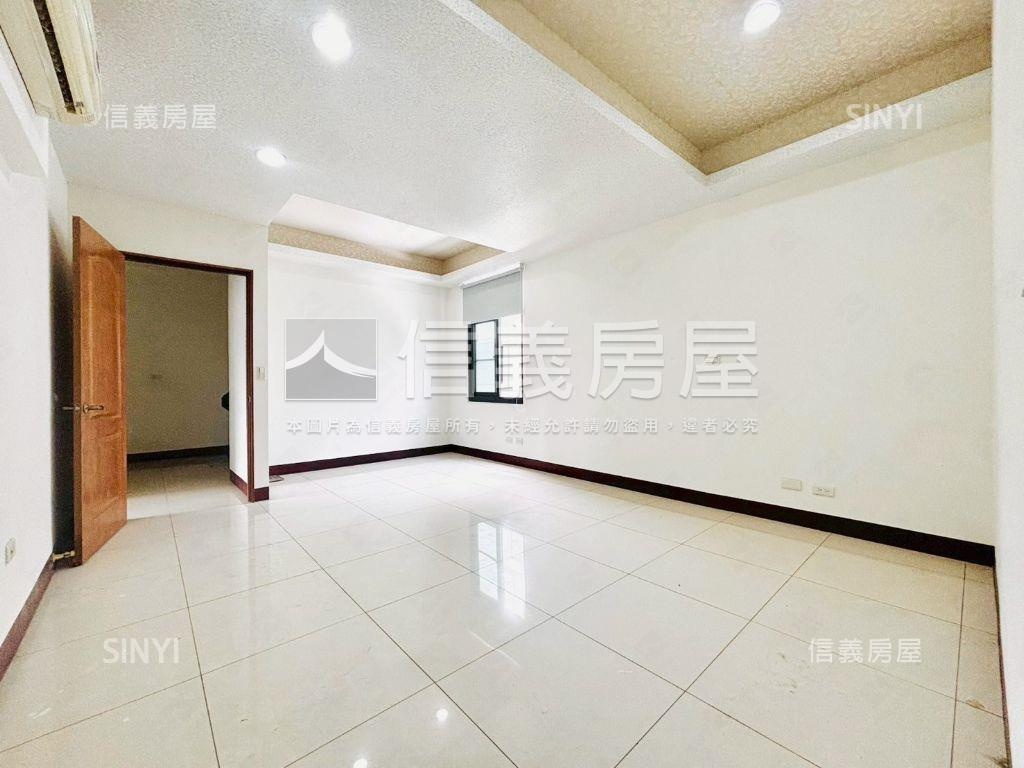 一樓角窗店面＋樓上套房房屋室內格局與周邊環境