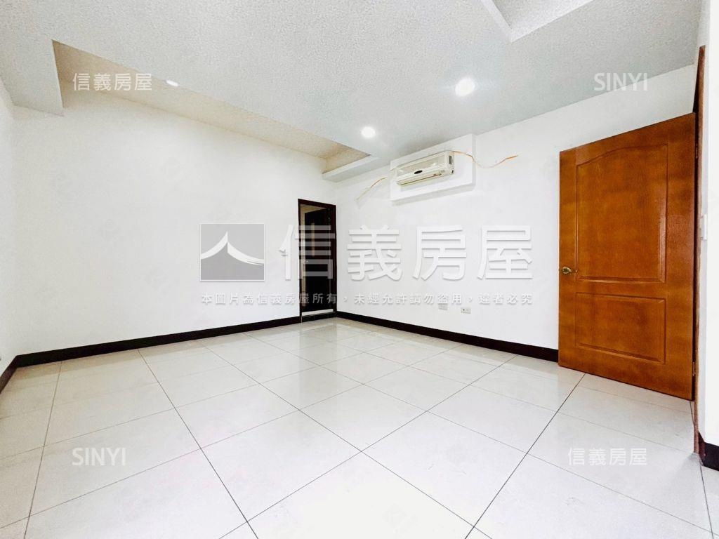 一樓角窗店面＋樓上套房房屋室內格局與周邊環境