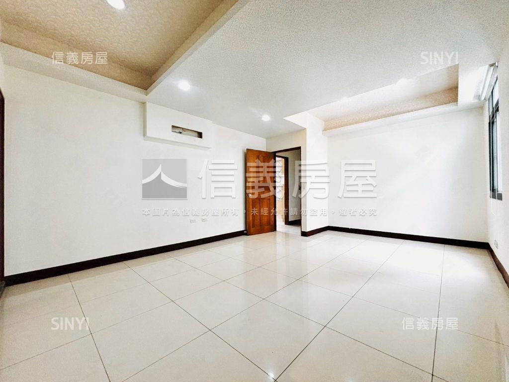 一樓角窗店面＋樓上套房房屋室內格局與周邊環境