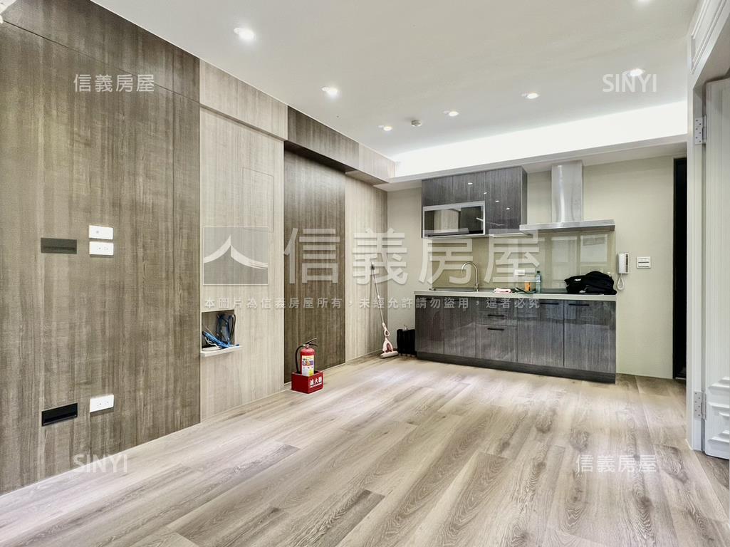 全新裝潢公園捷運電梯２房房屋室內格局與周邊環境
