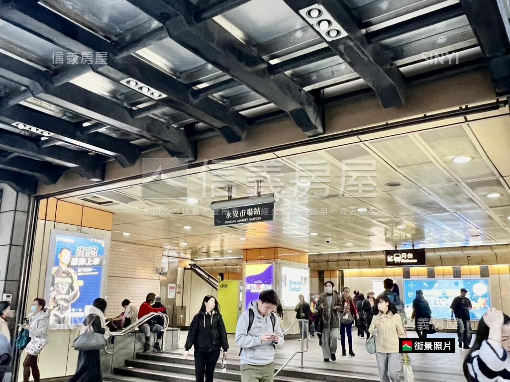 全新裝潢公園捷運電梯２房房屋室內格局與周邊環境