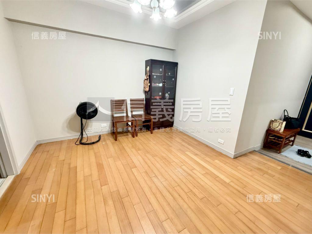 台北市精華大３房＋車位房屋室內格局與周邊環境