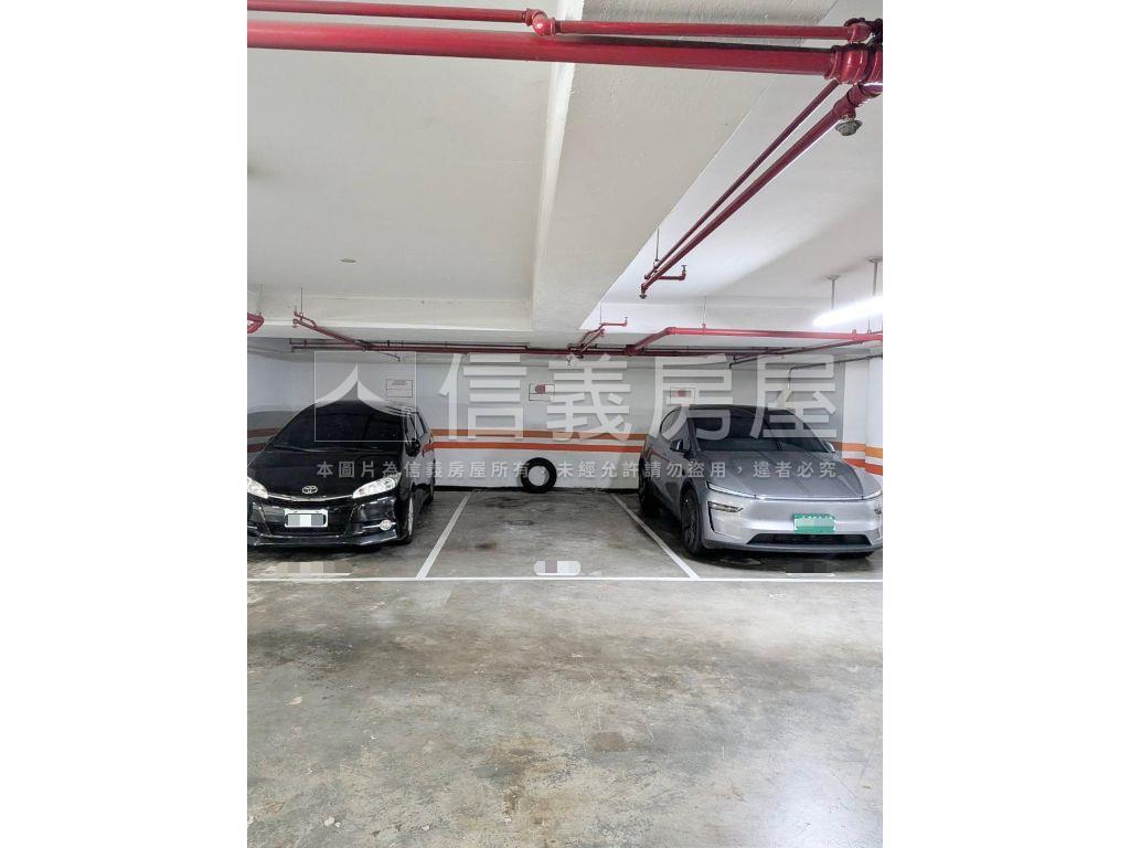 台北市精華大３房＋車位房屋室內格局與周邊環境