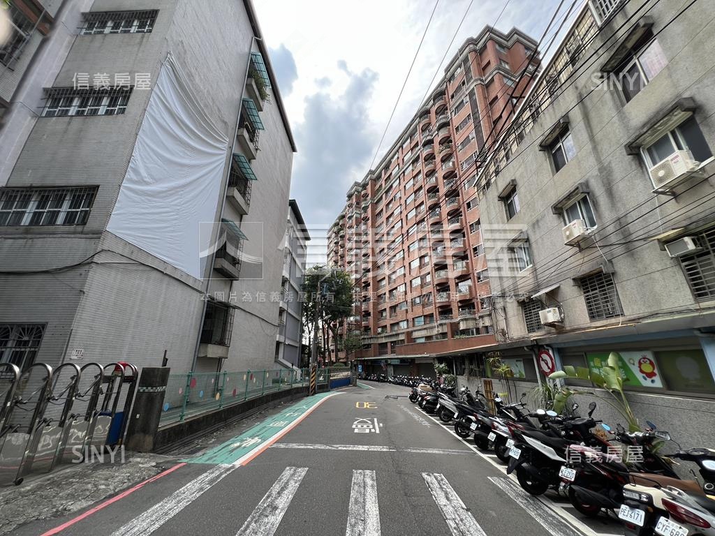 稀有秀安採光邊間美寓房屋室內格局與周邊環境