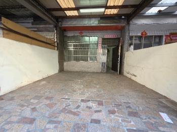 地坪約３３坪臨路孝親透天