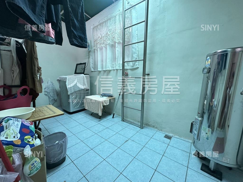 彰師大大面寬美透天房屋室內格局與周邊環境