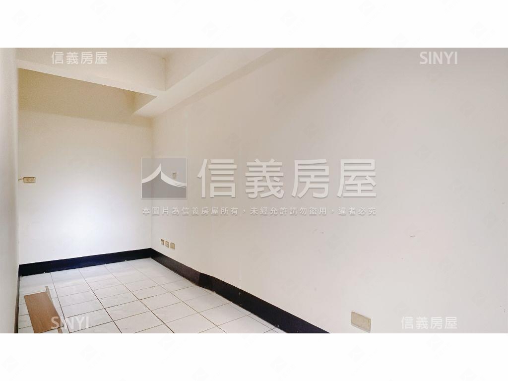 正市民大道黃金店面附平車房屋室內格局與周邊環境