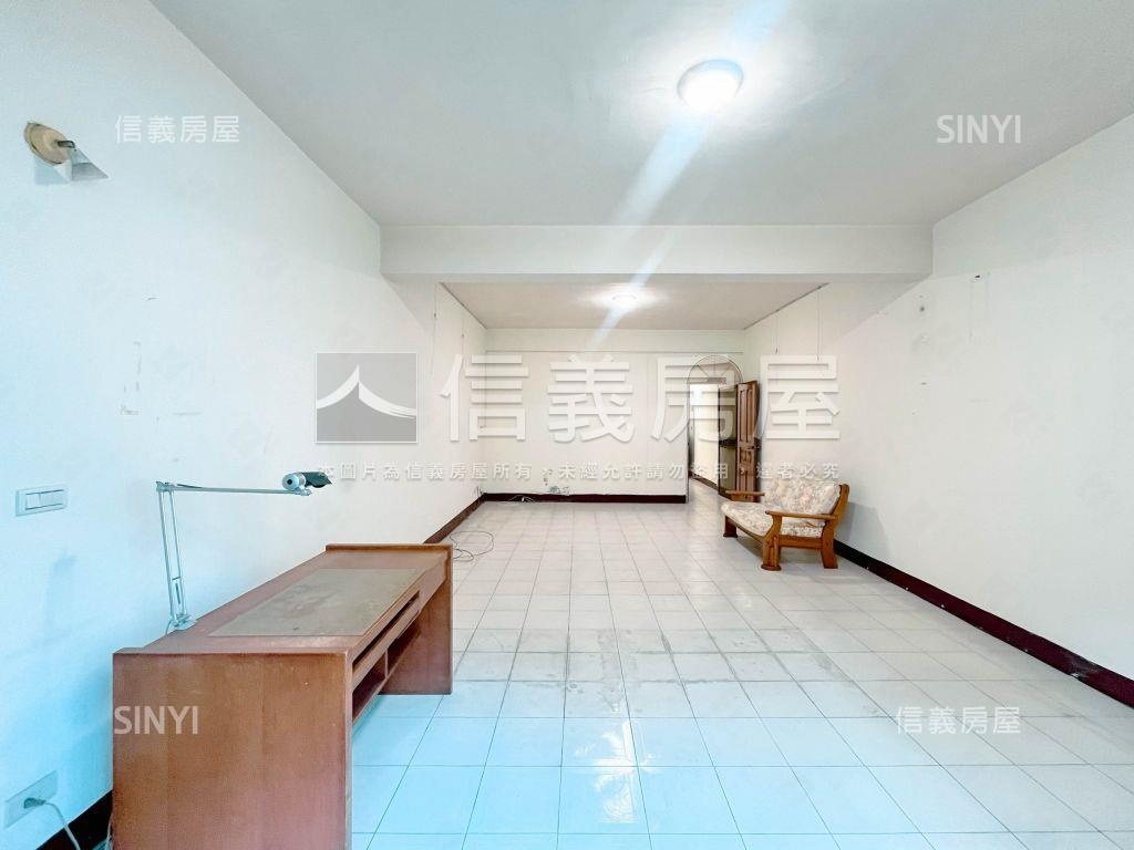 近１４期松竹商圈透天店面房屋室內格局與周邊環境