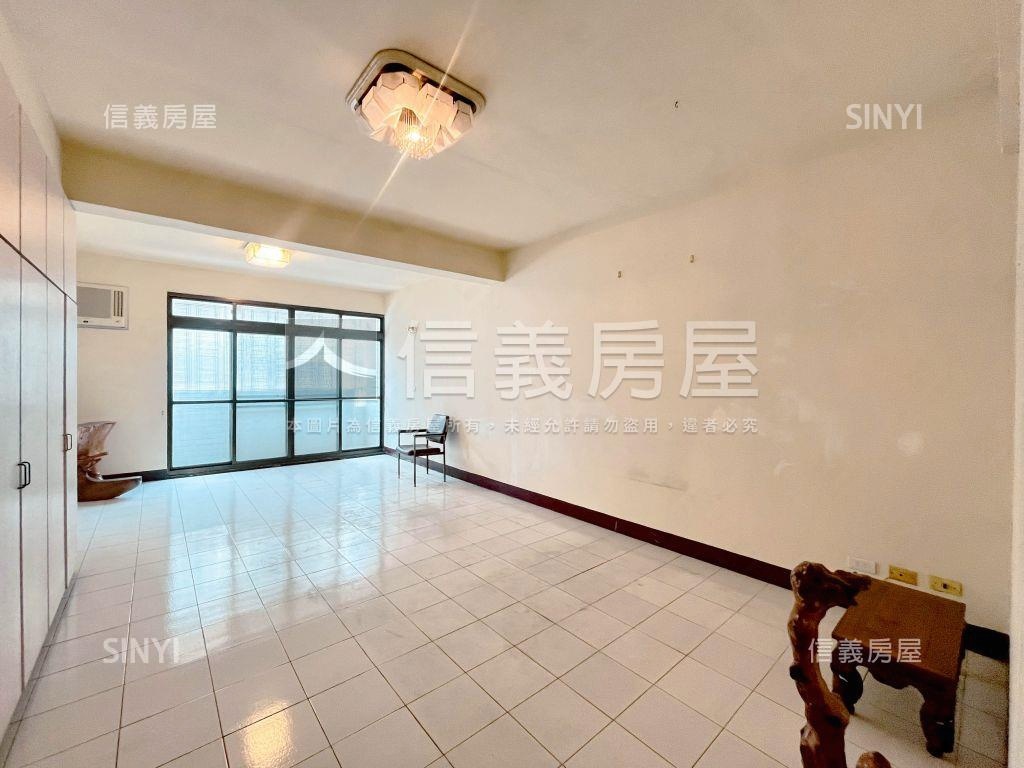 近１４期松竹商圈透天店面房屋室內格局與周邊環境