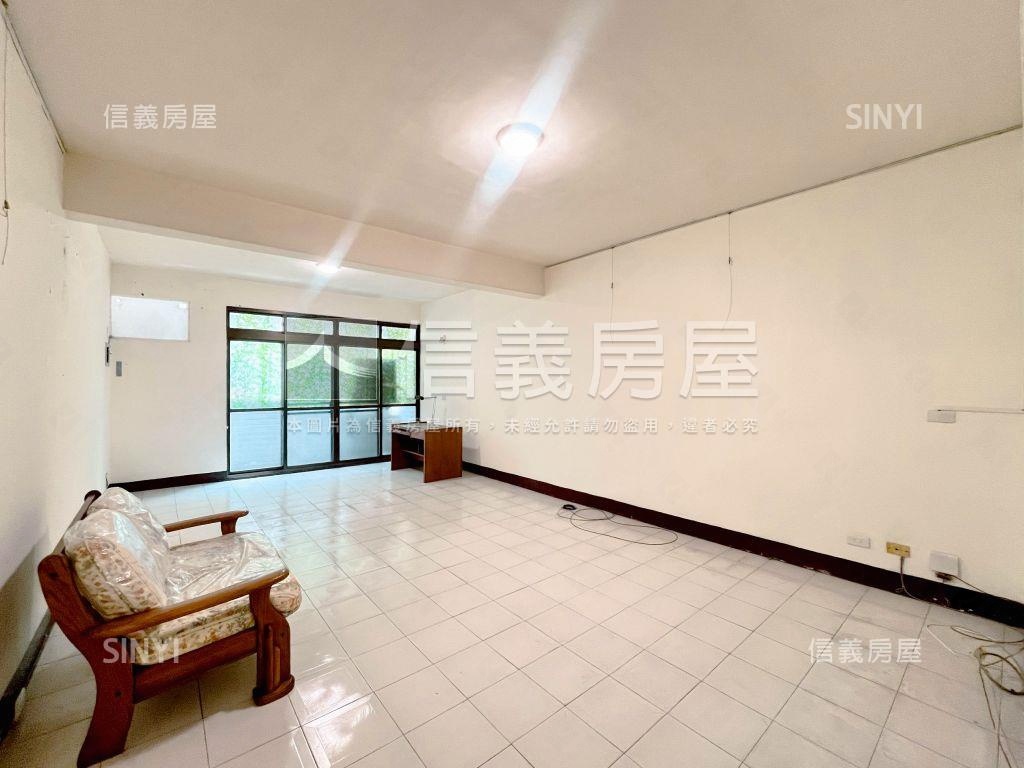 近１４期松竹商圈透天店面房屋室內格局與周邊環境