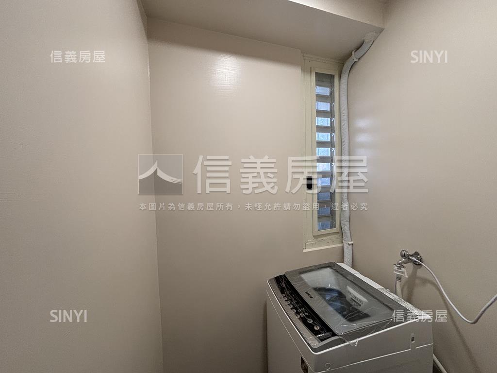 近中央公園水湳５美套房屋室內格局與周邊環境
