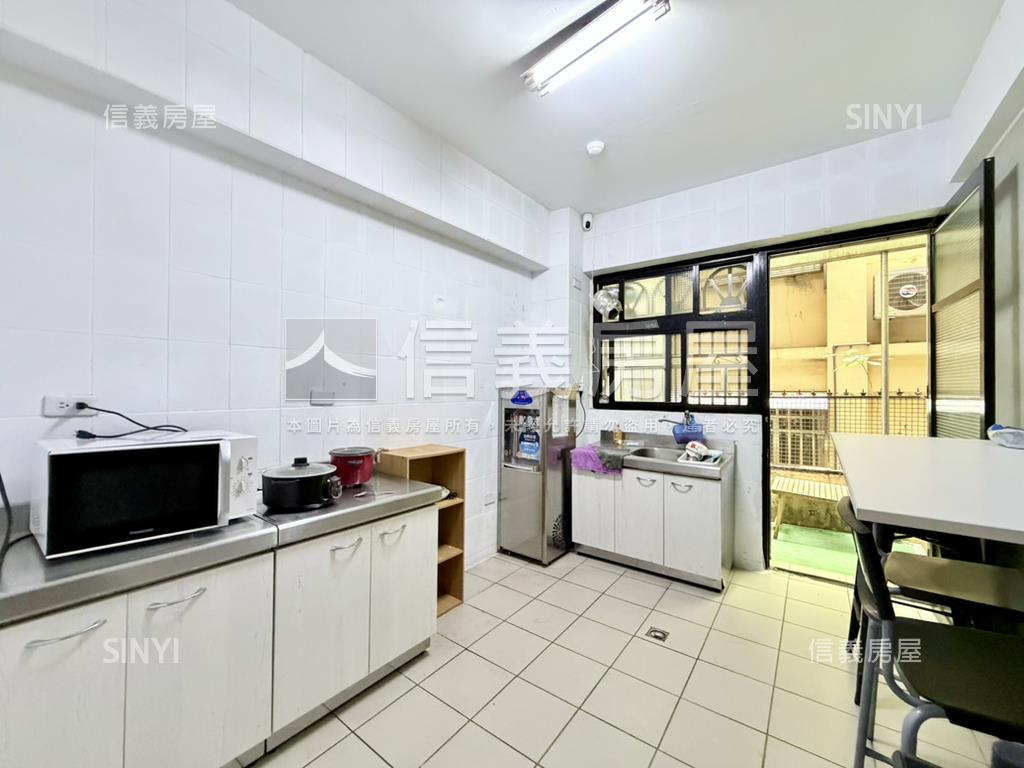 中科高投報整棟收租店套房屋室內格局與周邊環境