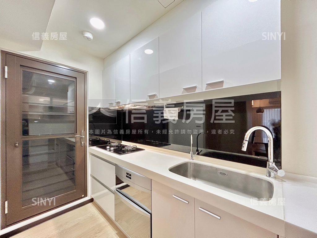 御上景朝南山嵐美景三房房屋室內格局與周邊環境