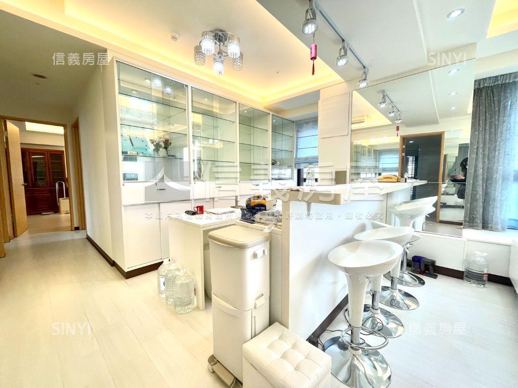 市政文華４房雙平車房屋室內格局與周邊環境