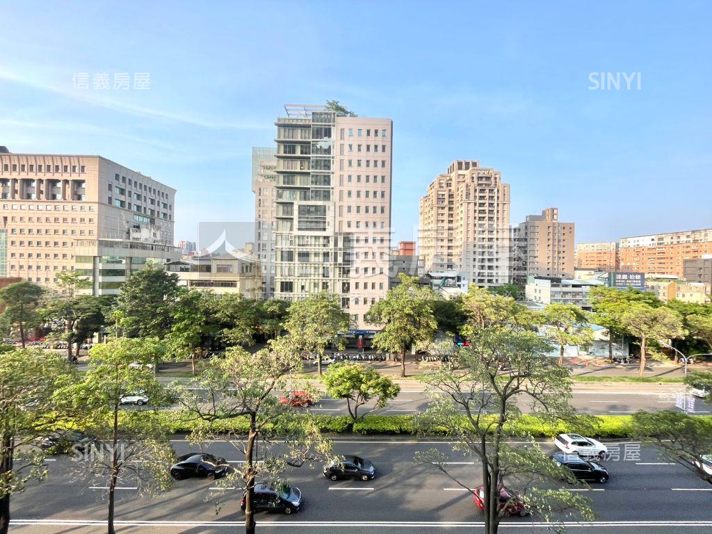 市政文華４房雙平車房屋室內格局與周邊環境