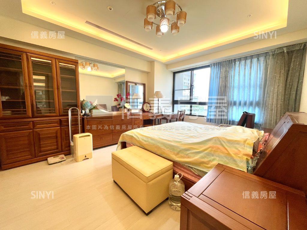 市政文華４房雙平車房屋室內格局與周邊環境