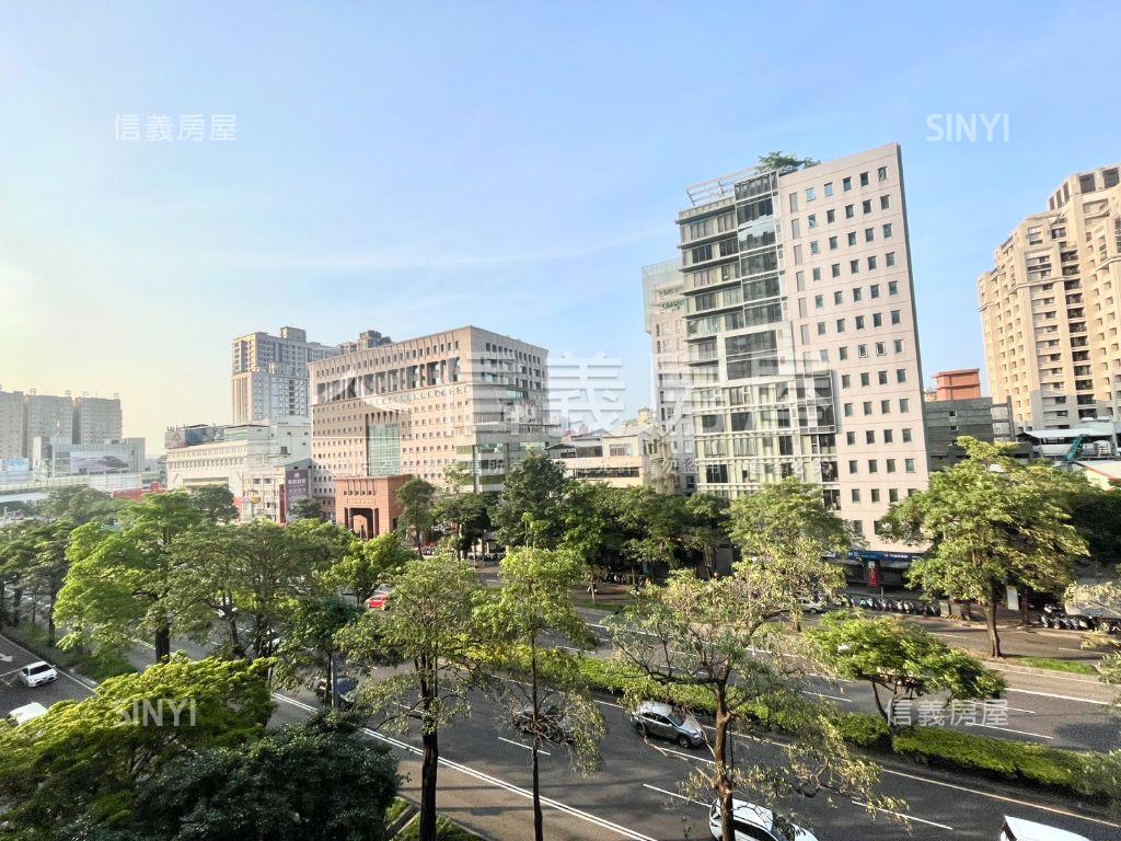 市政文華４房雙平車房屋室內格局與周邊環境